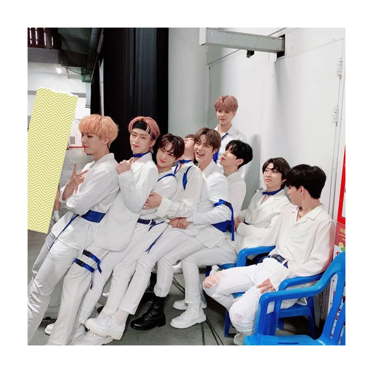 Noir_Chile's tweet photo. [ Instagram • 190922 ] Actualización de #Noir.

La razón por la cual la sala de espera es ruidosa todos los días.
En realidad, Yeonkuk esta tranquilo en estas fotos.
#느와르 #NOIR #IdolEnérgico #GodlyIdol #Pranksters #Clamoring #SalaDeEspera
.
.
.
Cr. @Noir__official https://t.co/XNZ9k5BWbg