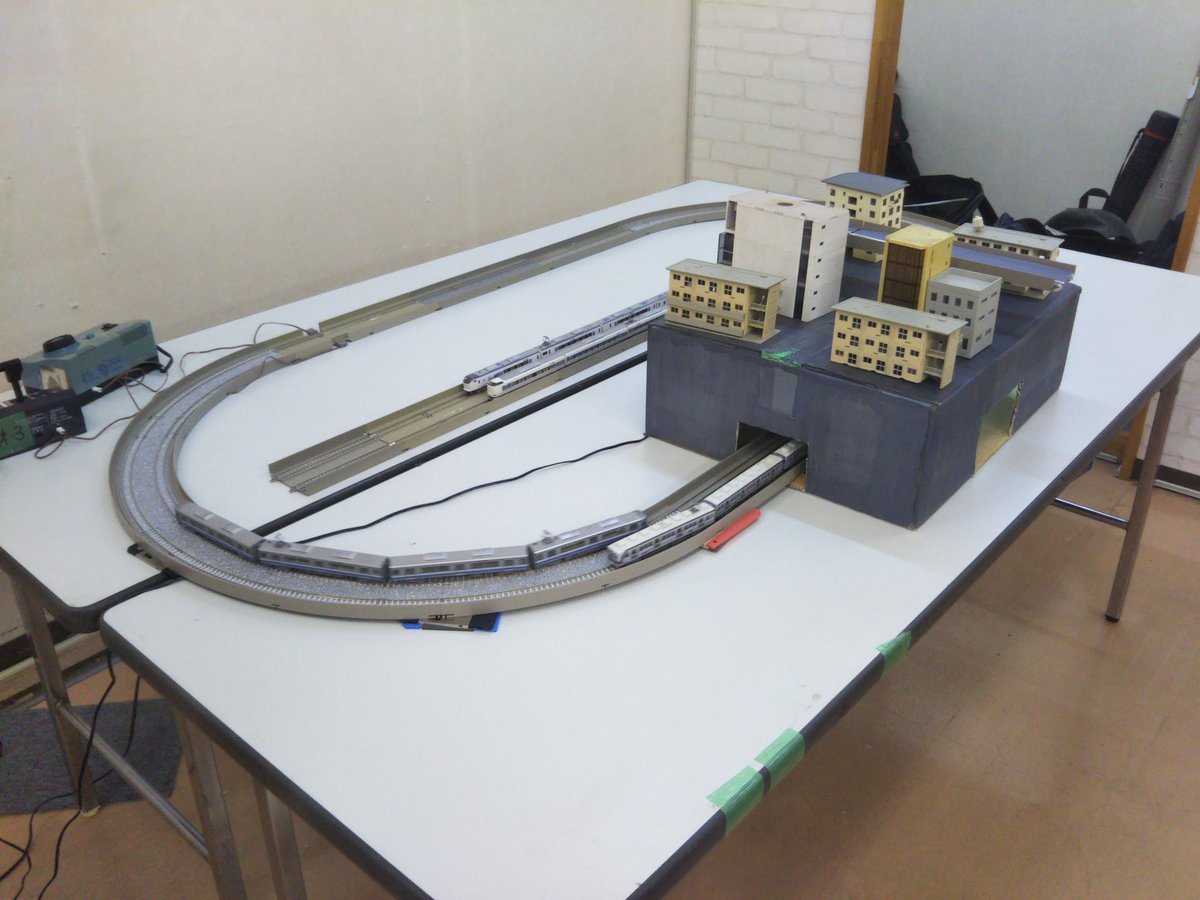 osussr1's tweet photo. おはようございます。

本日は、船場センタービル8号館地下1階にて、「船場鉄道フェスディバル」に出店いたします。今年も機関誌「いこま」の販売やペーパークラフトの販売、模型の展示など行ってます。今年は、模型の体験運転や船場センタービルの再現なども行ってます。

ぜひお越しください！ https://t.co/UvgSgMOrHQ