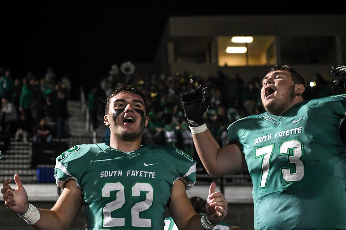 South Fayette defeated Knoch 42-7 tonight at South Fayette High School. (Alexandra Wimley/<a href="/PGVisuals/">Post-Gazette Visuals</a>)