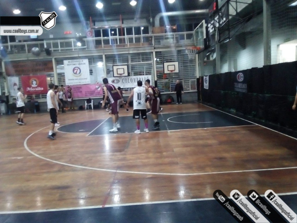 caallboys's tweet photo. [BASQUET] Terminó en Floresta. #AllBoys le ganó 91-80 a #LanusB. 
⚪⚫⚪ #VamosAllBoys https://t.co/9leG8FT6ZK
