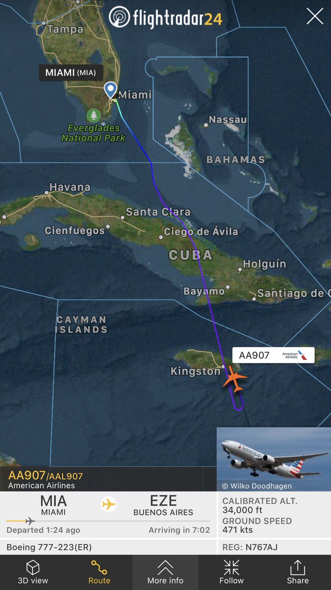 TomPodolec's tweet photo. ↩️ DIVERSION RETURN 
American #AA907 to Buenos Aires heading back to Miami. 
Pulling a u-turn over Jamaica. 
https://t.co/F7WvCAZTA7 https://t.co/lfsWhp5qA2