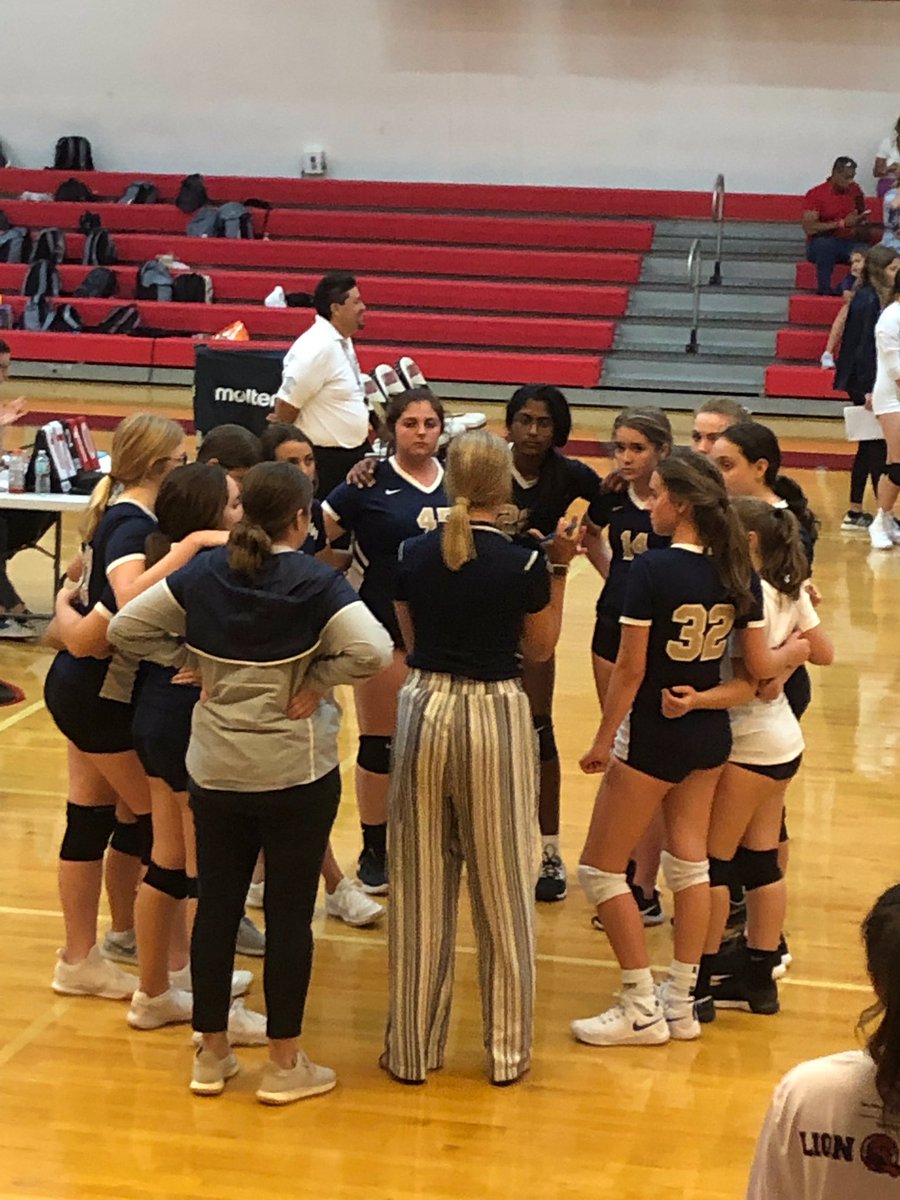 mrsedmiston12's tweet photo. JV volleyball went 2-1 today! Heading to the gold bracket tomorrow! 🏐🏐#goeagles @misskelly1213 @NBPSAthletics https://t.co/L8FeCZGg0a