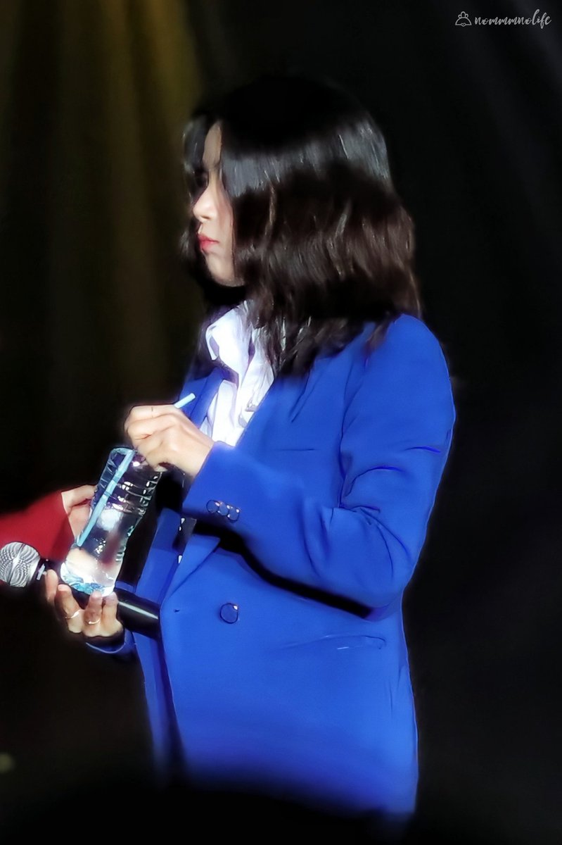 NO_MMM_NOLIFE's tweet photo. 190928 홍콩 콘서트 #솔라 4P

#마마무 https://t.co/ssFMmv4Mds