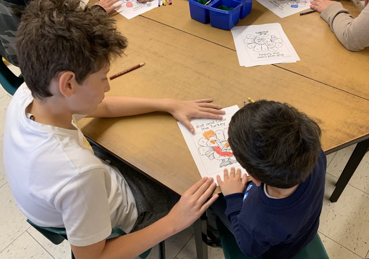 MrsJPineda's tweet photo. Building relationships and collaborating with our jk/sk buddies this morning. @HST_YCDSB #numeracyskills #finemotor https://t.co/f4LstsYjSd