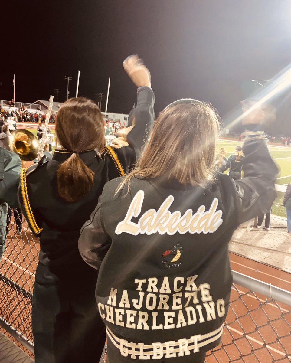 sydg19's tweet photo. cuz period ... ro ro and rae rae (sydney x2) rlly popped off as the scream team AND my fav football player popped off. What more can i ask for? #dubbaby #LHS ๐๐ https://t.co/deUdwF6Znj