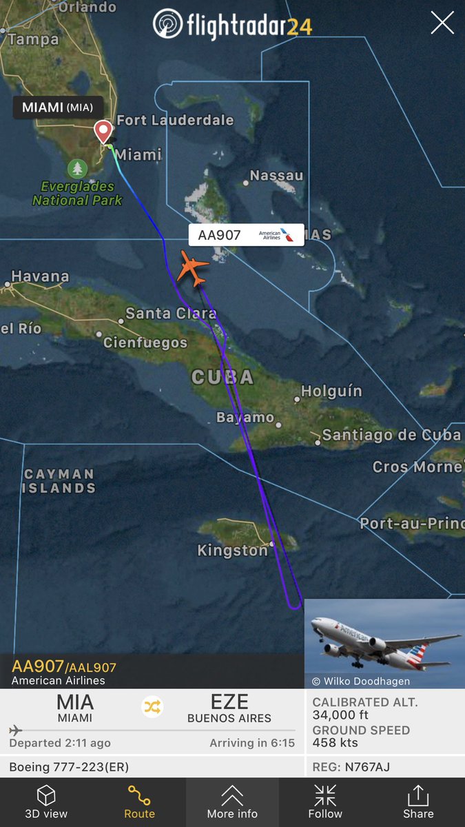 TomPodolec's tweet photo. Update ↩️ DIVERSION RETURN 
American #AA907 to Buenos Aires heading back to Miami. 
Pilot reports an “electrical smell” in the cabin, now dissipated. Emergency declared and requesting ARFF to stand by for overweight landing. 
https://t.co/6Y3xLKWZYF https://t.co/8oVxIeIKz2