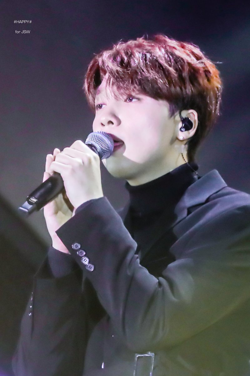 JSW531831's tweet photo. 191004 강릉 뮤직뱅크 
#정세운 #jeongsewoon https://t.co/KDAF8vjzz1