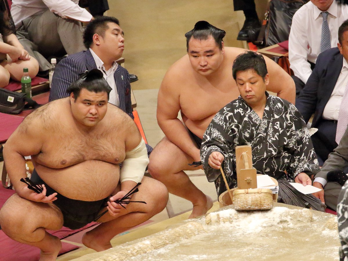 藤森建夫 相撲趣味専用 これより三役待機中 鶴竜 高安 呼出し陽平 里山引退佐ノ山襲名披露大相撲 藤森建夫 相撲趣味専用 これより三役待機中 鶴竜 高安 呼出し陽平 里山引退佐ノ山襲名披露大相撲
