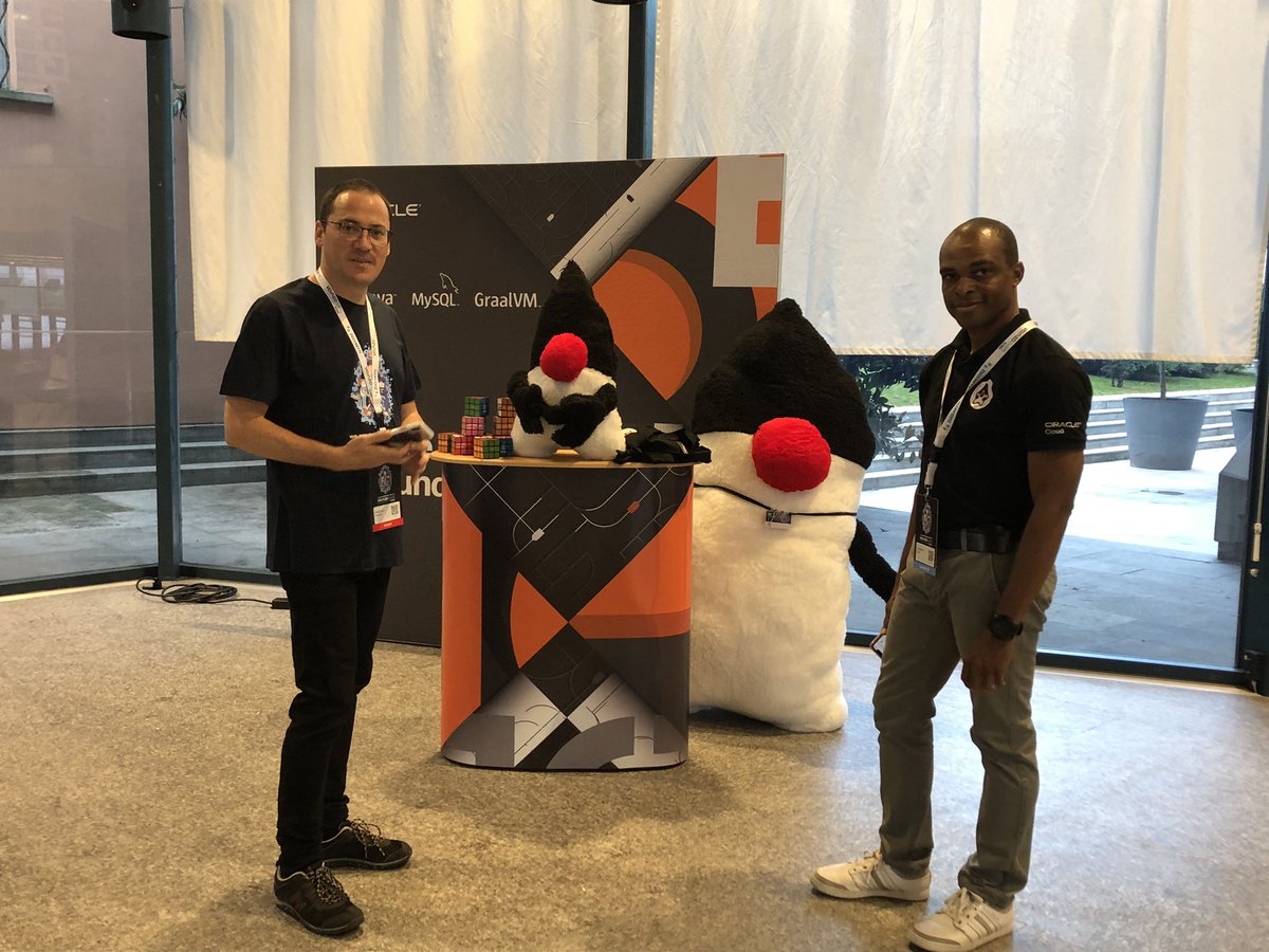 Oracle_CH's tweet image. Another weekend, another event - Duke on Tour de Suisse, today at @VoxxedTicino #VDT19 #itwillbefun #javaduke #groundbreakers @groundbreakers @OracleDevs