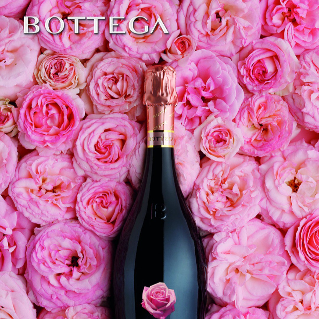 TheBubblyFestCT's tweet photo. Bottega South Africa high quality sparkling wine at The Bubbly Festival Champagne and Bubbly 2019 Today on the 5th October 2019. Get your tickets. Get your tickets from @QuicketSA   https://t.co/qKRfO5e6oR

#evertsandmore #shimmybeach #smile904FM #bottega #prosecco https://t.co/8s59nRpjQm