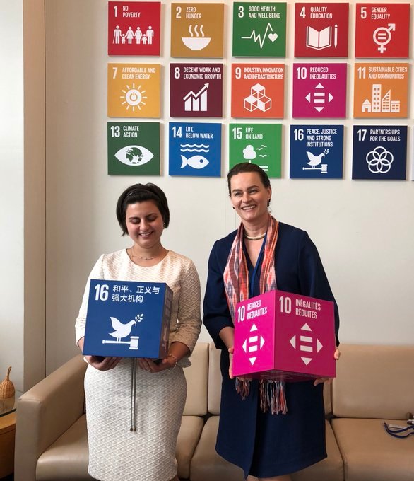 #Georgia's 🇬🇪 amazing #YouthDelegate Esma Gumberidze continuing her active engagement in UN corridors. Meeting with @SaskiaSchellek1 Special Adviser to #UN Sec.Gen’s Envoy on Youth, discussing youth challenges & ways to make their voices heard.
#youth2030 
#EsmaGumberidze