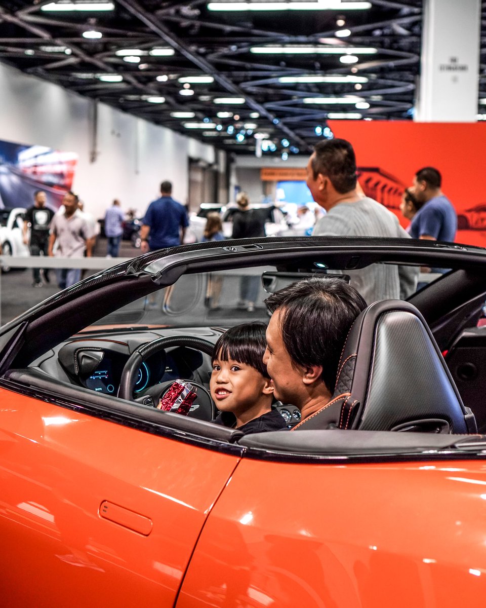 OCAutoShow's tweet image. Say "Cheese"! The #OCAutoShow features fun for the whole family, and kids 12 and under get in free all weekend long! 👍

Get your tickets here: bit.ly/2MYC2Gj