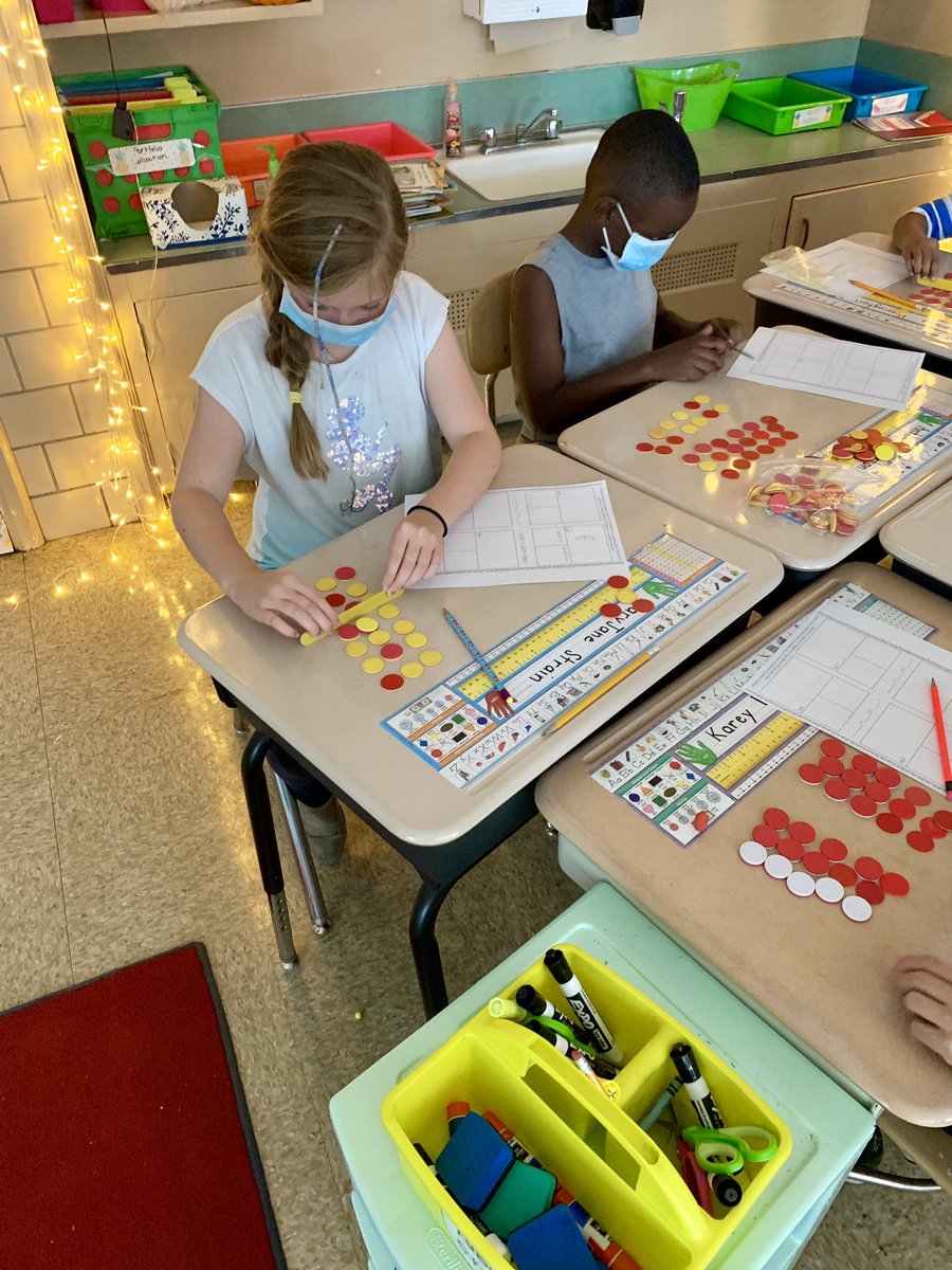 shann_wittman's tweet photo. 😂📸Well, I can say it’s safe to assume they’ll remember this lesson for awhile!! Distribution Doctors at your service.. we practiced breaking up hard multiplication problems! It was a ton of fun for these mathematician doctors! 👩‍⚕️ 👨‍⚕️ 🥼 @SussexES @ThomasBowser3 @MrD_SussexElem https://t.co/OsRAMUhuXm