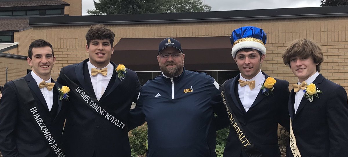 williamdennis28's tweet photo. Proud of all these young men, great role models and leaders. They are all great representatives of our school and community. #OP https://t.co/rOrUh1tNaA