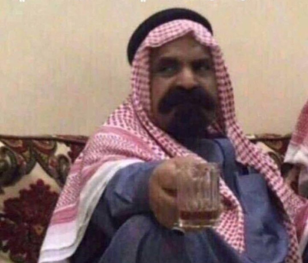 Hekmt's tweet photo. @4heend4444 سلامات من جدك توم كروز مادري ديفيد بيكهام عشان تهتمين له بو راس المربع https://t.co/YxQqFUvDYx
