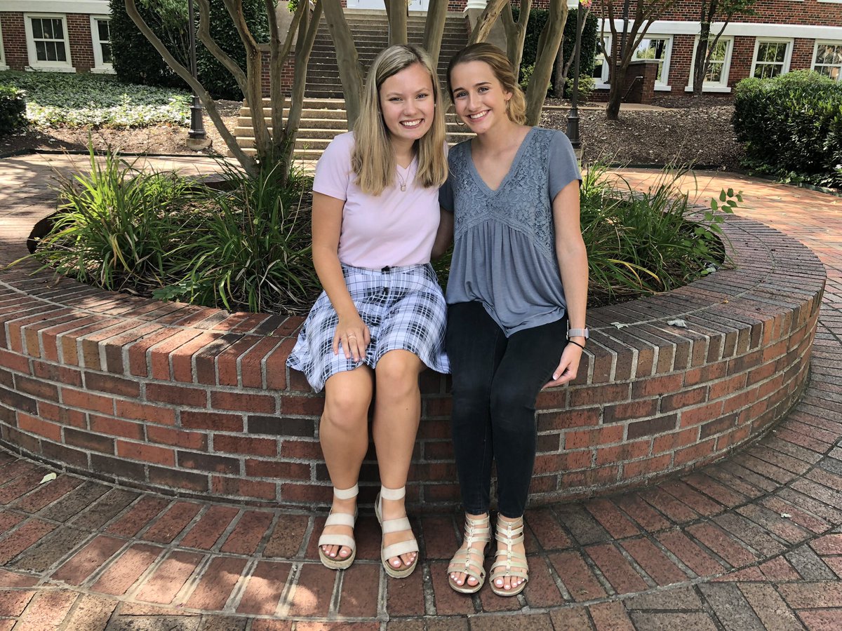 LaylockPeyton's tweet photo. Happy bday to the best roomie ever!! Thankful for our shared chaotic energy and sense of humor. I hope today is filled with lots corn and ravioli 🤠🌽🍝 https://t.co/oaC2MAkeU0