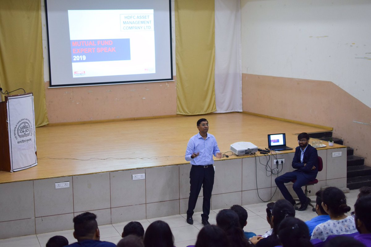 FMSBaroda's tweet photo. We had amongst us Mr. Kashyap Shukla, Branch Manager- HDFC AMC as the Guest Lecturer. Mr. Shukla put light on the importance of Mutual Funds and the advantages of investing, spending &amp; saving money.
#hdfc #hdfcamc 
#mutualfunds #savingmoney #investing #spending #fmsbaroda https://t.co/mwweZ7ea6a