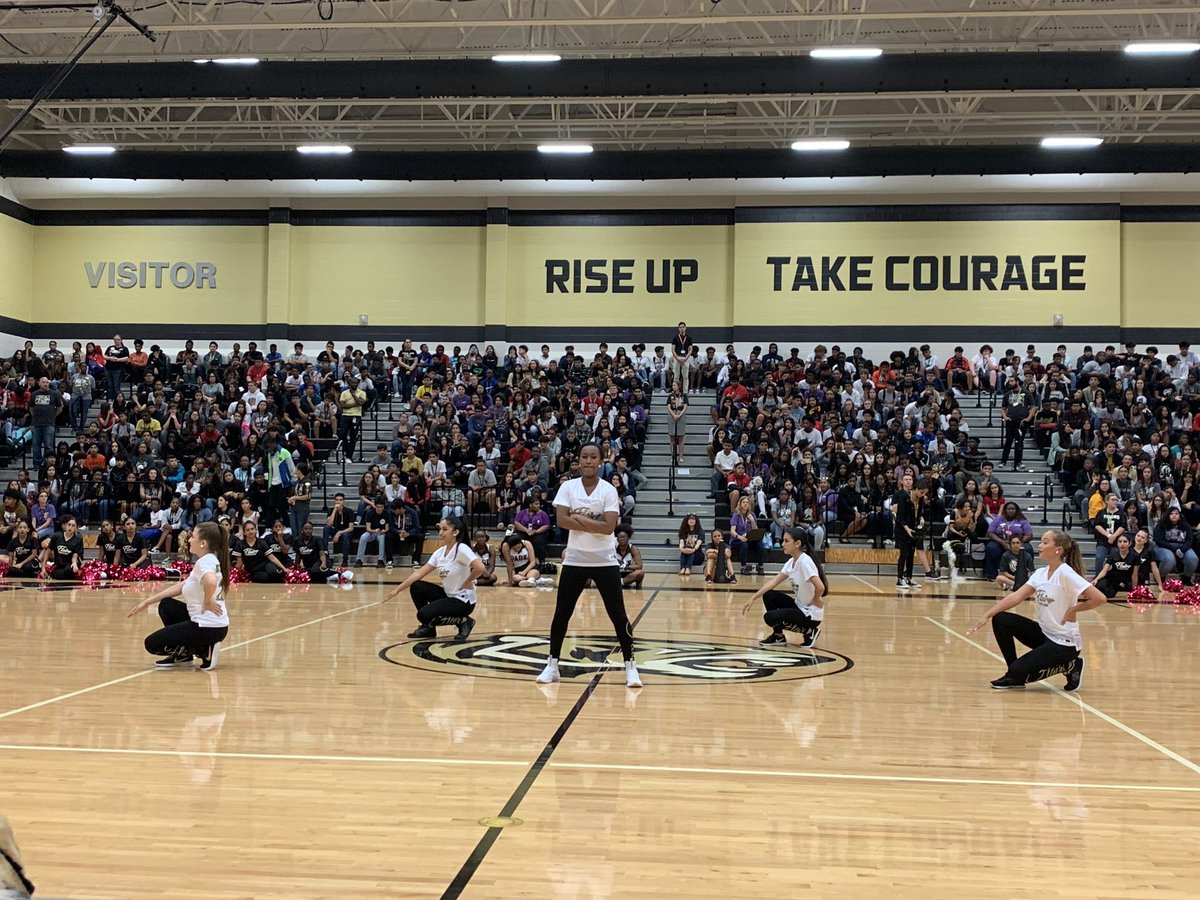 Some sights from today’s #hoco pep rally! #rockthepark <a href="/CypressParkHS/">Cypress Park HS</a>