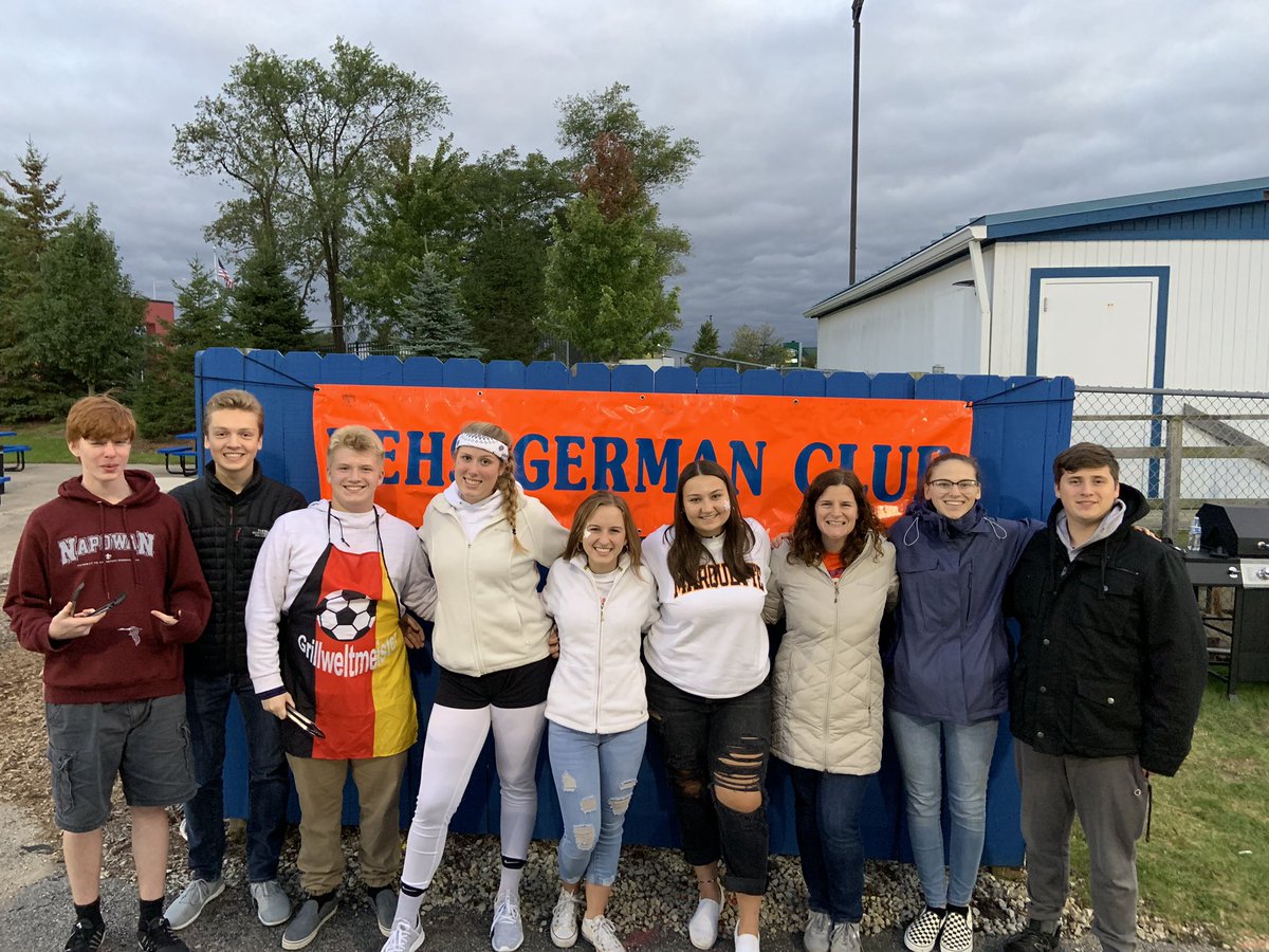 HEHSGerman's tweet photo. Another Brat Stand in the books!  @madisonbarrness @jckeil @mollybarnessss @emilyjohnson372 @amberx240 https://t.co/T39dw3JKpE