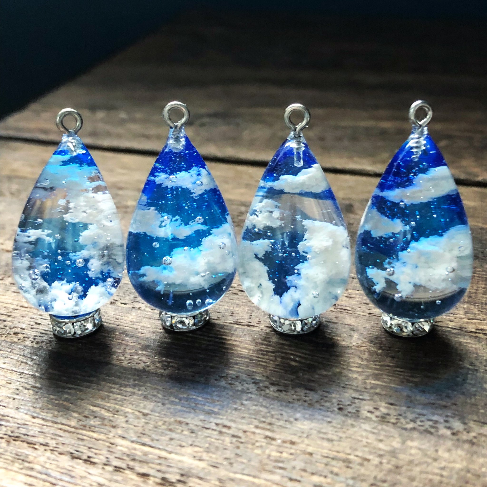 ゆきそら様❤レジン❤ペンダント ブローチ 雲レジン 空に落ちる 黄昏時 空玉 ① ペンダント 紐ブラウン