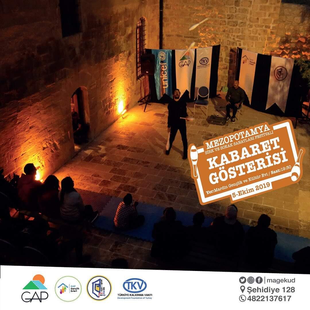 Mezopotamya Sirk ve Sokak Sanatları Festivali kapanış gösterisi bugün saat 19:30’da Mardin Gençlik ve Kültür Evi’nde gerçekleştirilecektir. Birbirinden farklı sosyal sirk gösterilerinin sergileneceği etkinlikte yerinizi almayı unutmayın... #mardin #msafest #sosyalsirk