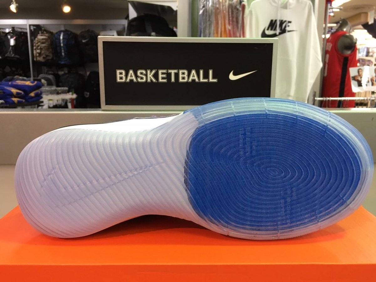 gallery2basket's tweet photo. 【新商品入荷】NIKE ALPHADUNK(BQ5401-900)
https://t.co/HMyrYlMNfD
#gallery2 #ギャラリー2 #ギャラ2 #バスケットボール #バスケ #basketball #nba #バッシュ #nike #nikebasketball #ナイキ #nikehyperdunk #hyperdunk #alphadunk #nikealphadunk #アルファダンク #ナイキアルファダンク https://t.co/7OjKcdY8ez