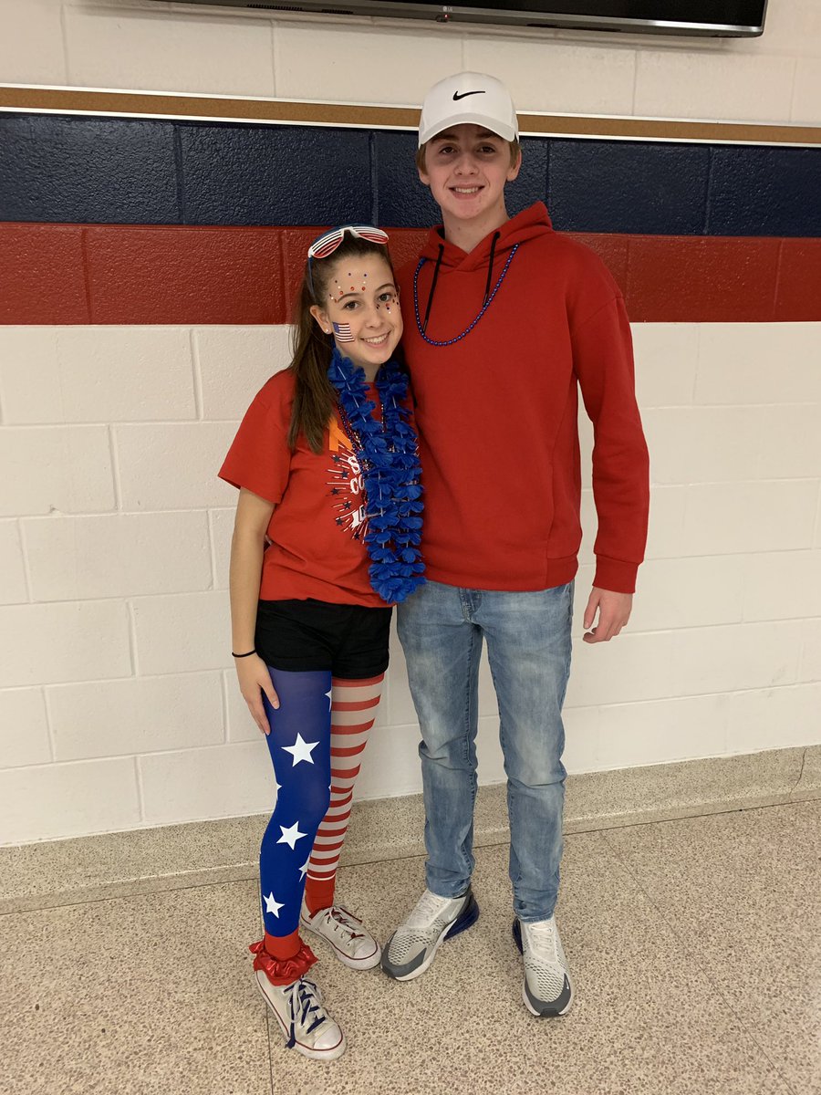 irgramlich's tweet photo. spirit day 5- red white and blue day♥️💙 @fhspatriots #fhs21 https://t.co/TQKTaIzXad