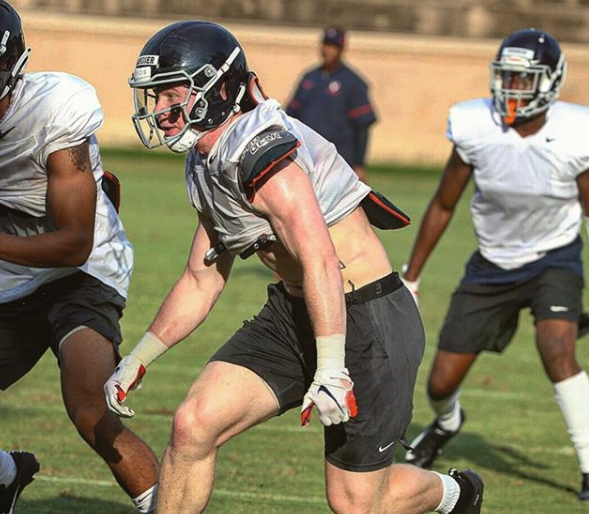 bestmarkandrews's tweet photo. Hoje o treino foi pesado, mas nessa temporada ninguém me segura e eu não poderia estar mais satisfeito com meu rendimento. #GoBulldogs https://t.co/PxI079UgTI