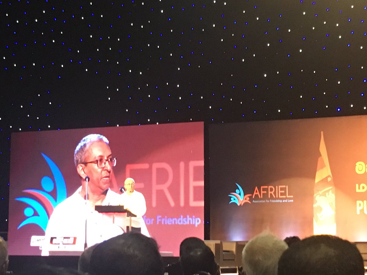 <a href="/NalakaG/">Nalaka Gunawardene</a> welcomes all on behalf of <a href="/AfrielYouth/">AFRIEL Youth Network</a> &amp; spks of the importance of franchise, first time voters, role of social media, youth voices etc #PressPollSL #PressPoll2019 #srilanka