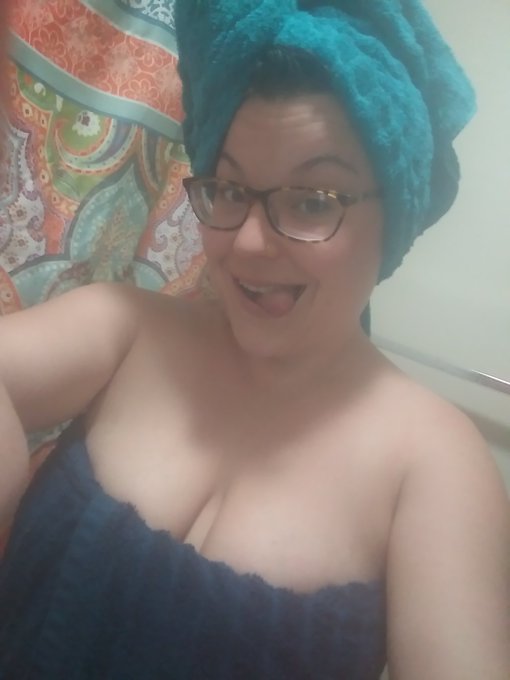 Happy Saturday yall❤🎉 Hope everuonr has a fabulous day! https://t.co/gdKu7C8D6l<a href="/tag/footfet%C4%B1sh"class="tags"><span>#footfetısh</span></a>