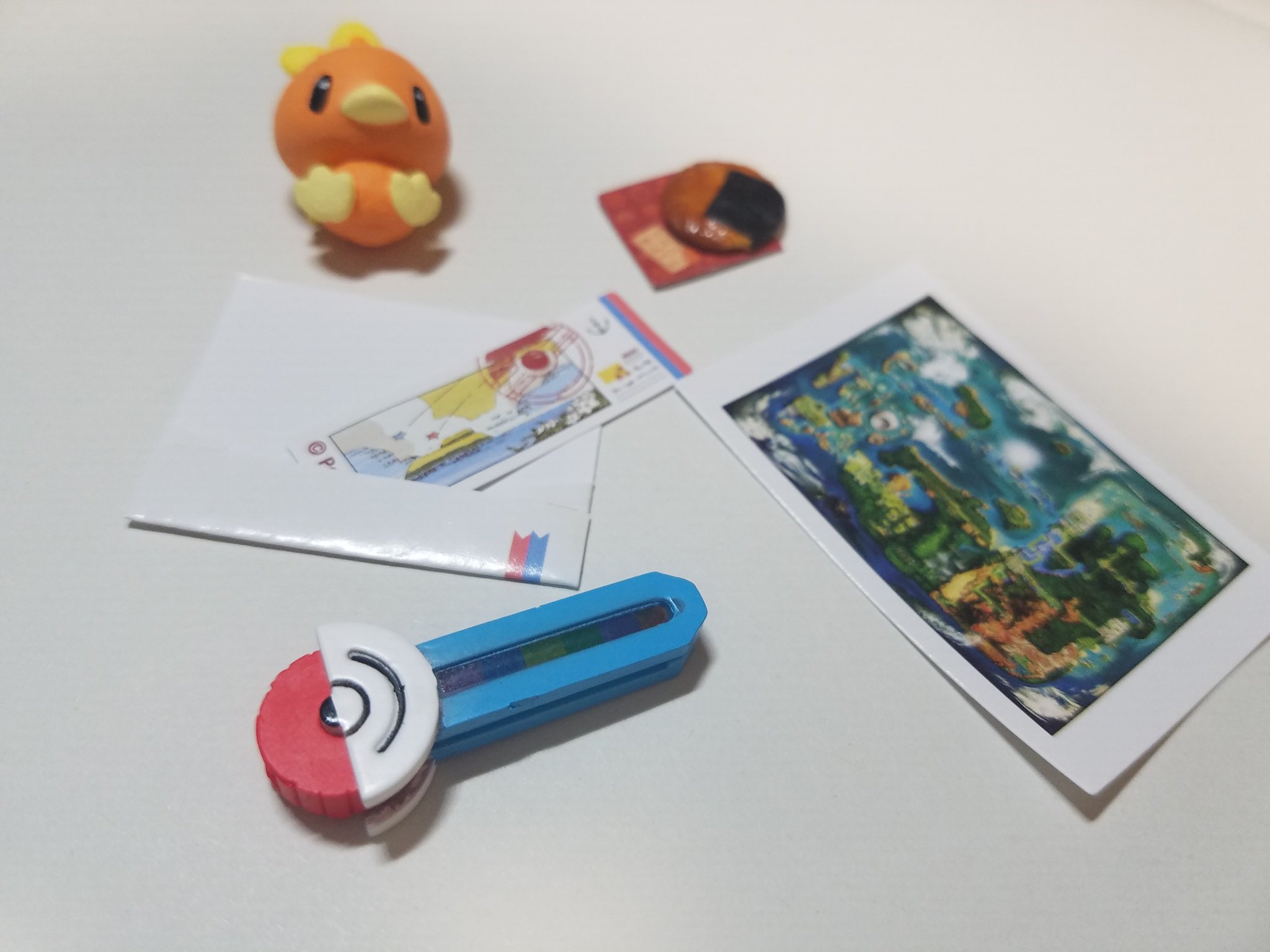 Toki ポケモンの ポロック 自分はラムネ的なものだとずっと思ってたけど 当時食玩が発売されてた 言われてみれば確かに透明という可能性もあるな 現に最近こんなもの手に入れたし T Co Wiqc7g9kyv Twitter