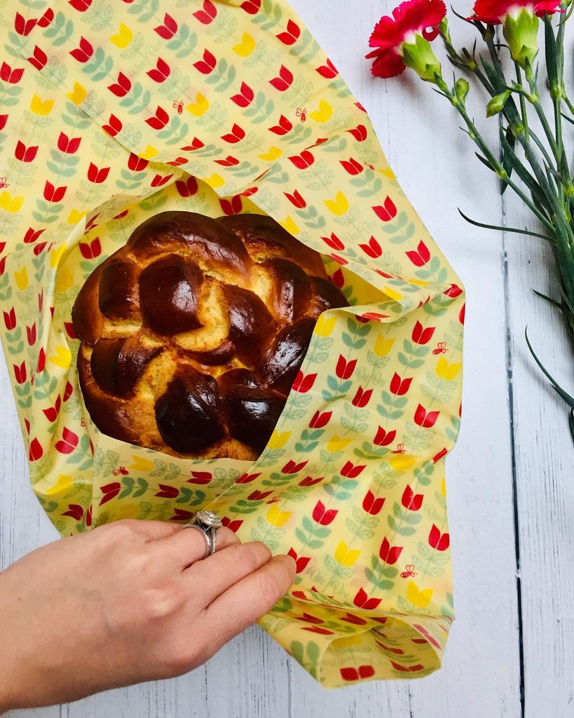 BeeBeeandleaf's tweet image. 🍞 @challahmummy giving her leftover '#ChallahBread the respect it deserves by keeping it fresh in her Tulip Bread Wrap 🌷"It keeps my #challah fresher than #foil or #clingfilm and is much better for the 🌍. It’s so soft and easy to shape." 🙌 
soo.nr/iGW8