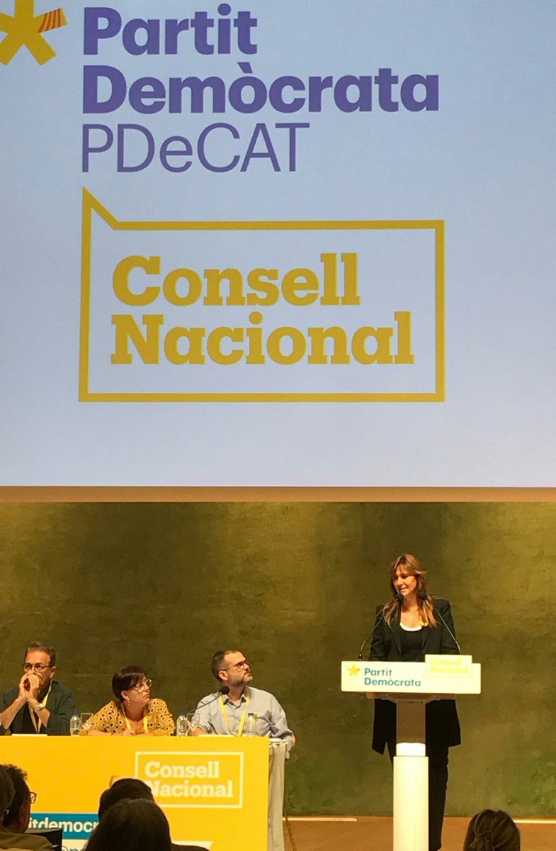 jordistboi's tweet photo. Al #CNPDeCAT. La nostra candidata 
 @LauraBorras : 
" Compto amb tots vosaltres per poder dir que ho farem tots JUNTS"
#SumemTots  
@JuntsxCat 
@Pdemocratacat
#LlibertatPresesipresospoliticsiexiliats https://t.co/p52xERySmX