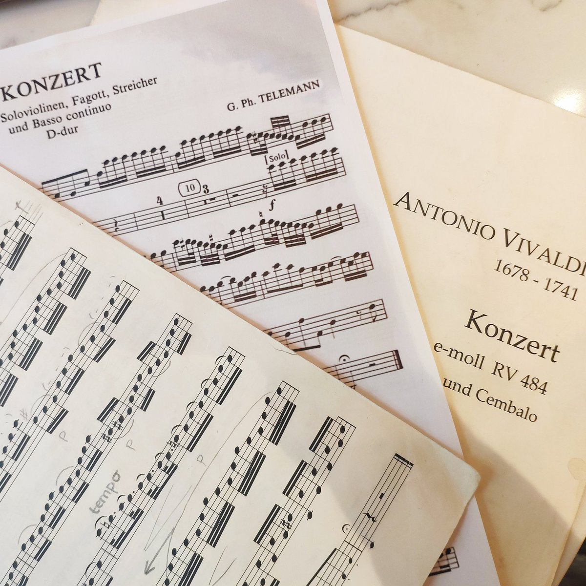 If you're at a loose end this evening why not pop down to #Haslemere for not one but TWO bassoon concertos? What else could be more desirable on a Saturday evening? 7.30pm at St Christopher's Church <a href="/waverleyensemb1/">waverley ensemble</a> <a href="/ibhoola/">Ishani</a> #Vivaldi #Telemann
