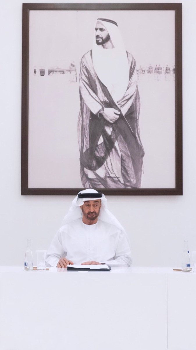 UAEawareness's tweet photo. أبناء #زايد شباب باسل، متمدن ومتحضر، مؤهل نوعياً وكفء.
جرب قادتنا معدنهم الصلب الأصيل في ساحات الواجب بكل احترافية.
تبقى #الإمارات دولة ناجحة ومتكاملة بفضل العلاقة التبادلية:
 قائد ملهم يتمتع بالحكمة وبعد النظر، يُراهن على صلابة أبناء بلده ويؤمن بقدراتهم، ويحظى بالتفافهم حوله https://t.co/giILID45Ok