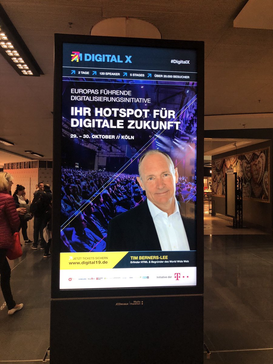 Timucin74's tweet photo. Great placement exact on POI at Frankfurt airport for #DigitalX marketing fair organized by #telekomwall supported by #TeamMindshare https://t.co/14KwaDtMKF