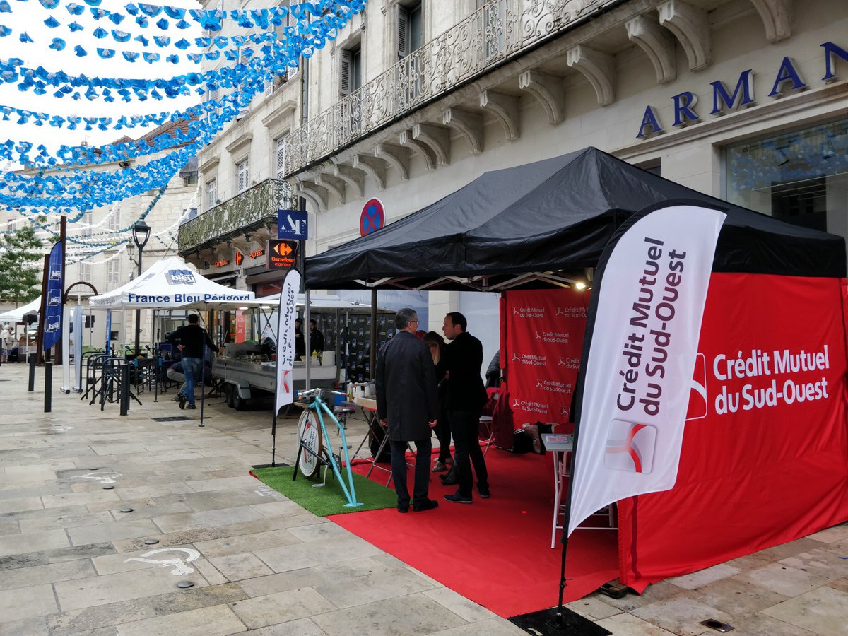 Tournée des Marchés France Bleu Périgord. 
Jour 5-Perigueux !
#WeAreArkea <a href="/cmarkea/">Crédit Mutuel Arkéa</a> #francebleuperigord