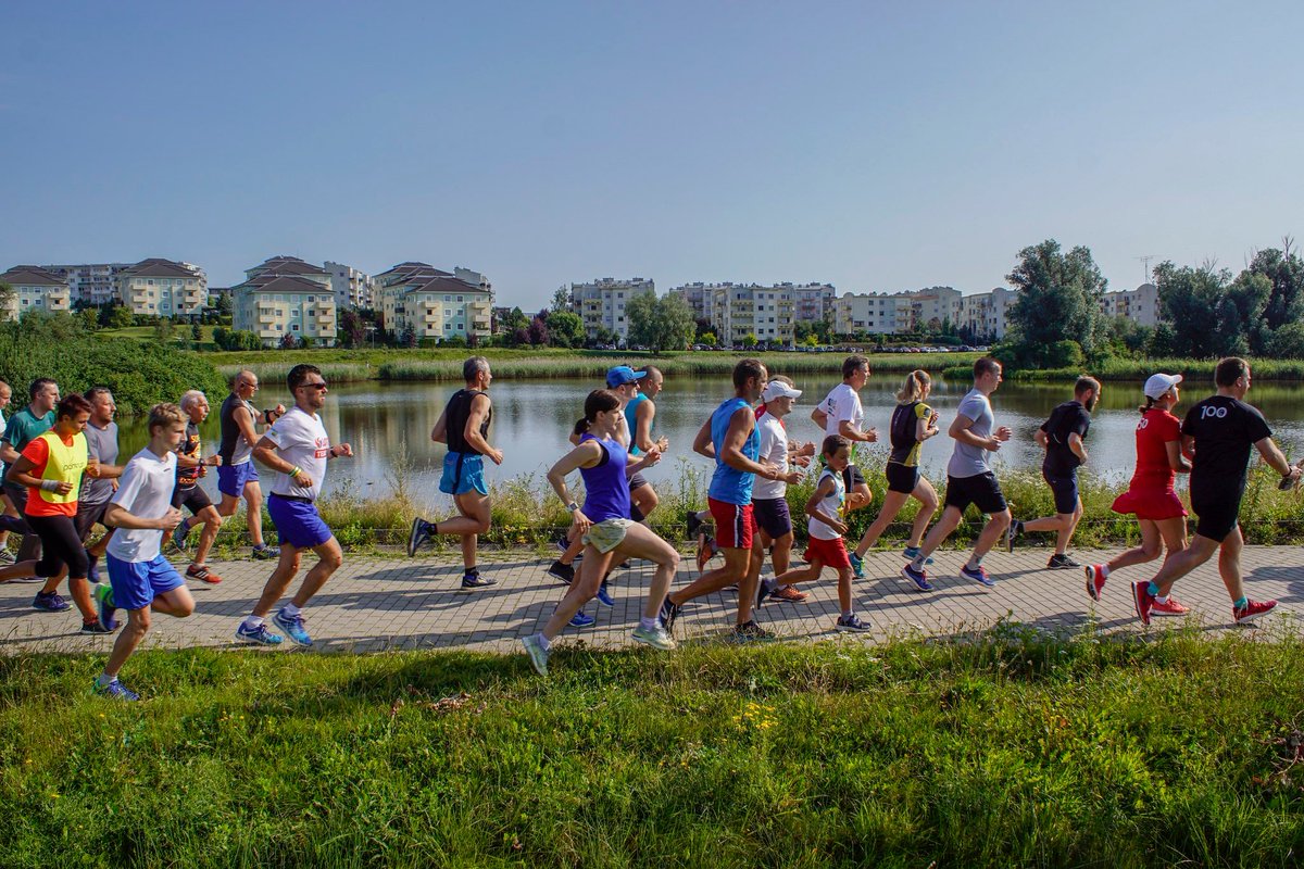 parkrunUK's tweet image. Today we're celebrating 15 years of parkrun! #parkrun15

Across the parkrun world there are now:

2️⃣1️⃣ countries

1️⃣9️⃣9️⃣0️⃣ weekly events

5️⃣1️⃣9️⃣9️⃣6️⃣5️⃣ different volunteers

4️⃣0️⃣5️⃣9️⃣8️⃣7️⃣0️⃣ parkrunners

5️⃣3️⃣8️⃣7️⃣0️⃣5️⃣8️⃣9️⃣ total parkruns completed

🌳 #loveparkrun