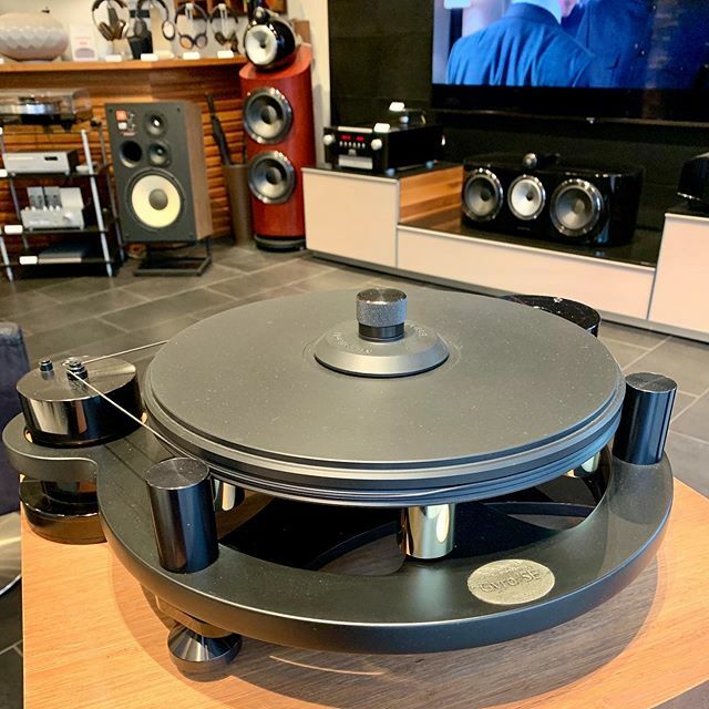 AudioVenue's tweet photo. Great selection for you to see in both our stores, see you soon. #jbl #jblspeakers #l100 #luxman #l100classic #speakers #800d3 #project #projectaudio #centrespeaker #michellengineering #gyrodec #bowersandwilkins #hifienthusiast #marklevinson #hifisele… https://t.co/2xhhHKnZIr https://t.co/yxJPLmjFJk