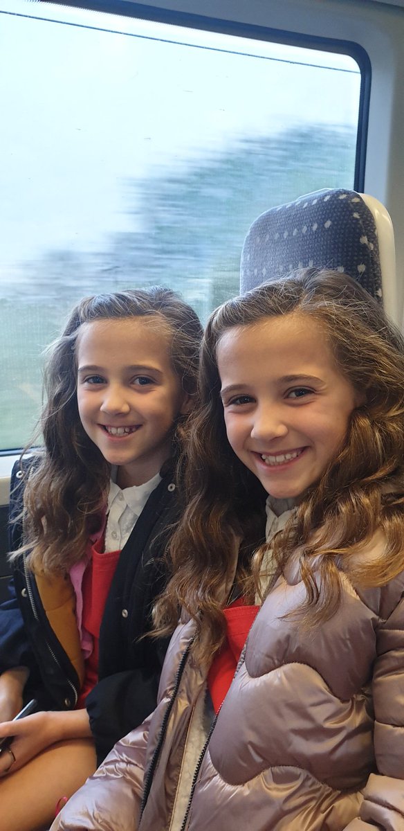 Sarahwmedia's tweet photo. On route to a casting 
#identical #itsatwinthing #madfishmanagement https://t.co/Igist3SdHG