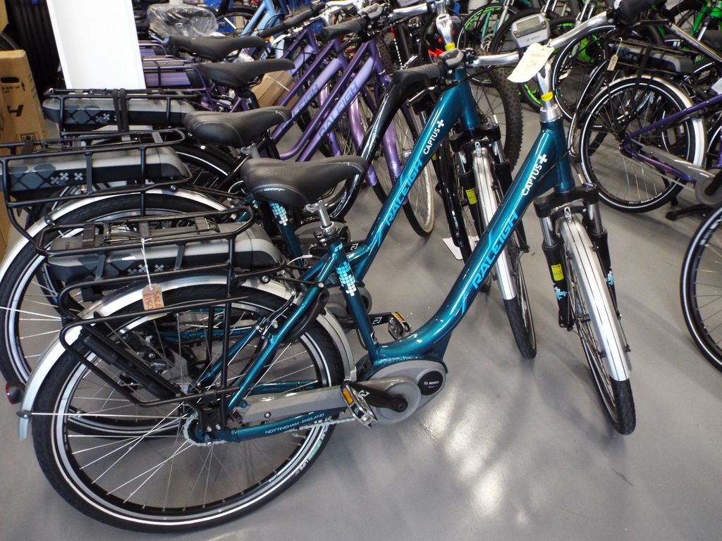 CycleLifeEastDv's tweet photo. If you have to cycle up a lot of hills a visit to see us @cyclelifeeastdevon is a must! With some of the best E-Bikes and great prices you'll find the hardest decision is which one to choose!
#ebikes #ebikekit #ebike #cycling #cycle #FitnessMotivation #mondayMotivation https://t.co/ZnG8VhYSuY