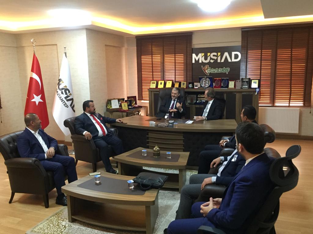 AKaanTR's tweet photo. .@MUSIADAdiyaman Olağanüstü Genel Kurulu öncesi @MUSIADGaziantep şubemizi ziyaret ederek Şube Başkanımız @MehmetCelenk27 ile bölgedeki faaliyetlerimizi ele aldık. Görüşme sonra #Gaziantep üyelerimiz ile kahvaltıda bir araya geldik. https://t.co/H9nQUvx7mg