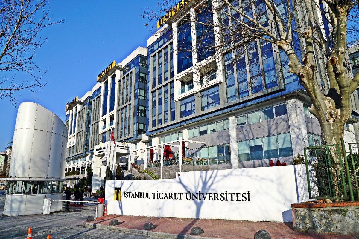 2019-20 eğitim dönemimizin ilk dersi bugün Ticaret Üniversitesi’nin Sütlüce kampüsünde @AquilaMazzinghy hocamızın dersleriyle başladı. @TiCARETedutr’ye ve Üni. Rektörü Prof. @YucelOgurlu hocamıza katkıları İçin teşekkür ediyoruz. Yeni dönem öğrencilerimize hayırlı olsun.