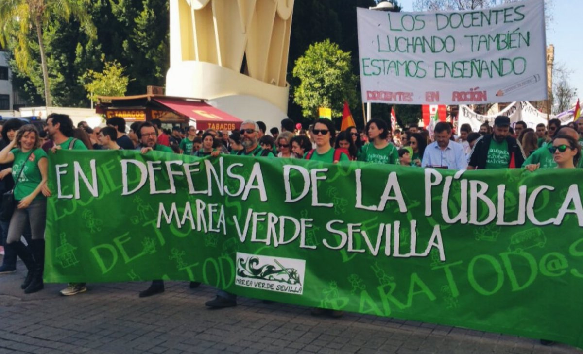 "Un niño, un maestro, un libro y un lápiz pueden cambiar el mundo"
Gracias a tod@s nuestros maestr@s 👩🏻‍🏫👨🏻‍🏫
#diamundialdeldocente 💚