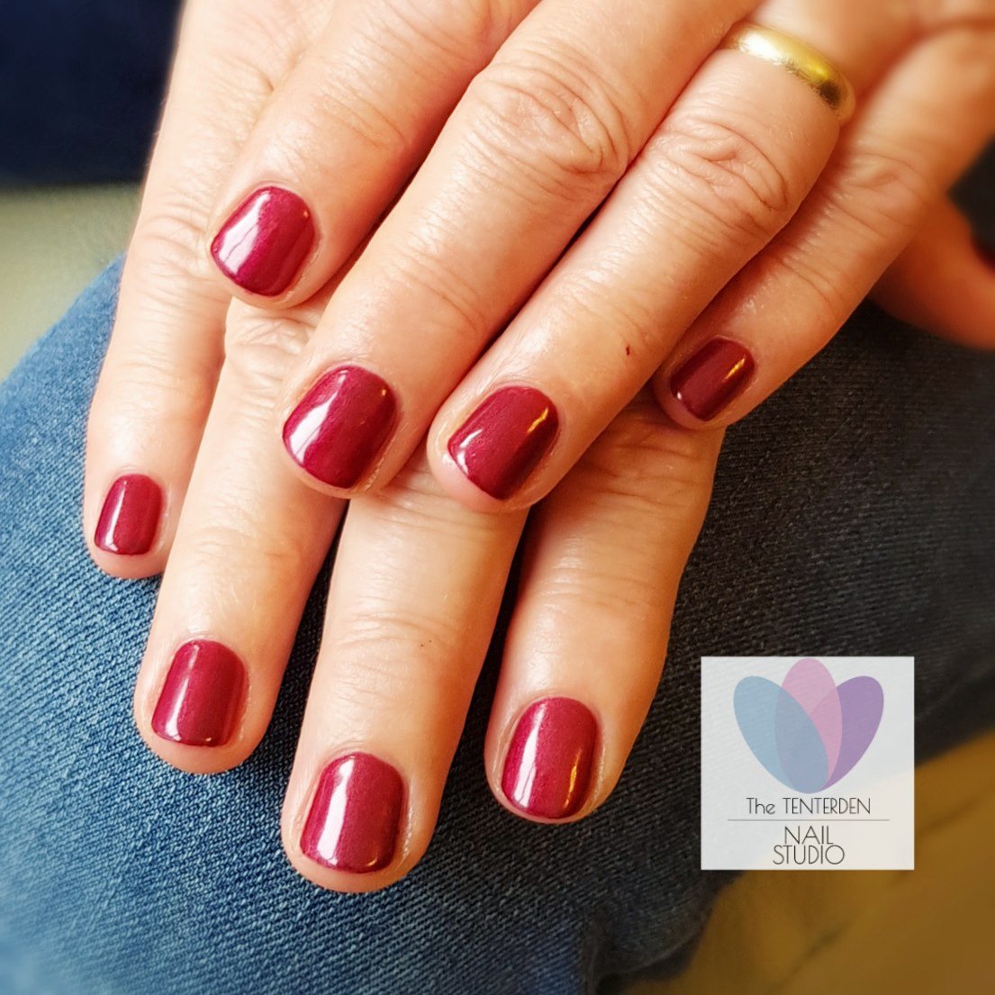 tenterden_nails's tweet photo. Such a gorgeous rich red from @NailHarmonyUk @Gelish 'Wanna Share A Tent?' ❤
#makethemgelish #red #rednails #gelish #gelnails #gelpolish #gelmanicure #classic #classicnails #loveyournails #nailsofinstagram #treatyourself #nailaddict #naillove #nails #tenterden #kent #beauty https://t.co/XINOKay2st