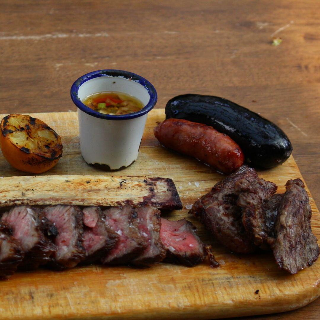 casamalevo's tweet photo. If you didn't travel with the England team to Japan this morning, fret not - we've got a great lineup right here! 🏴󠁧󠁢󠁥󠁮󠁧󠁿

Argentine cuts: Mollejas, chorizo, morcilla, beef trimmings and the one and only 21 days dry-aged ribs. https://t.co/sgv4IitWaQ