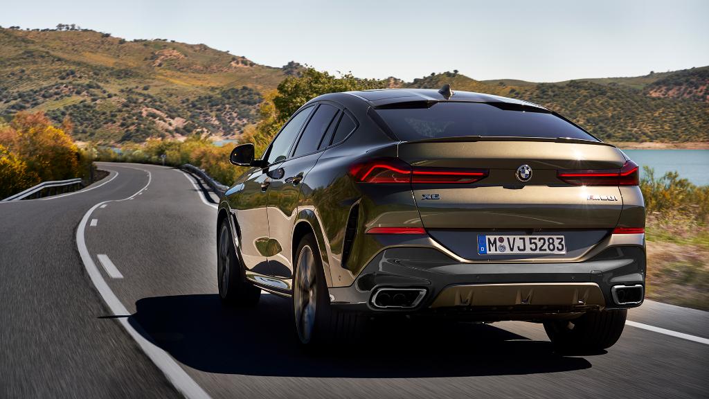 The third-generation of the BMW X6 has a clean, exclusive design and a confident and commanding appearance. 
The all-new #BMW X6.

#TheX6
b.mw/disclaimer_X6M…