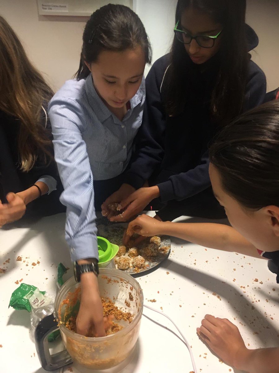 nhehs_sport's tweet photo. We hosted a nutrition workshop as part of our promising players programme for County Athletes ๐๐ป After some theory, the girls got hands on making shakes and protein balls ๐ A parent crib sheet is available from Miss Nicholas ๐ #NHEHSperformance #NHEHSsport #nutrition @nhehs https://t.co/qd8CQrfzJI