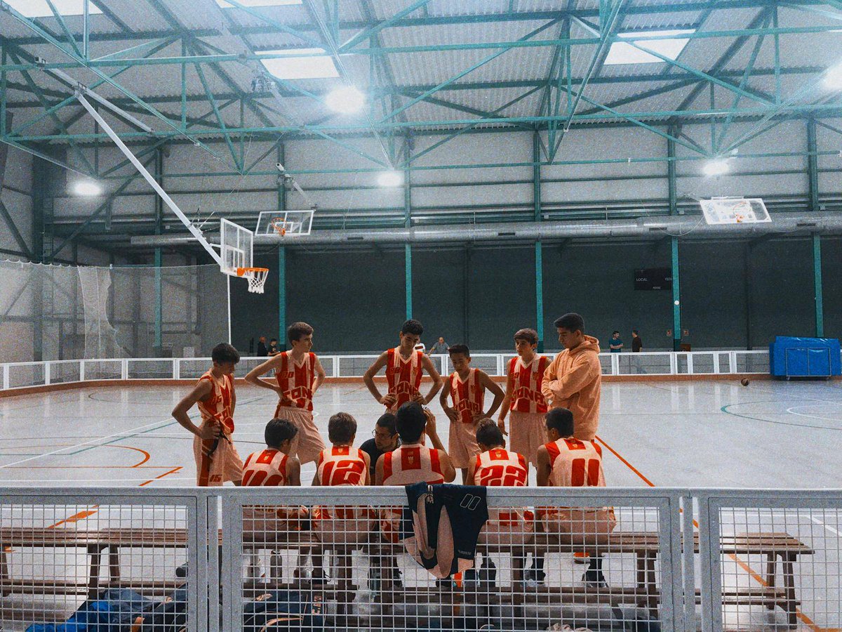 CBTona's tweet photo. #CDM2 s’estrena amb un partit una mica irregular. Moments on tots 5 jugadors han brillat en els dos cantons de la pista, i moments on desconectavem. Hem de seguir treballant com hem fet fins ara als entrenaments i tot arribara. https://t.co/PWEK3V3stn
