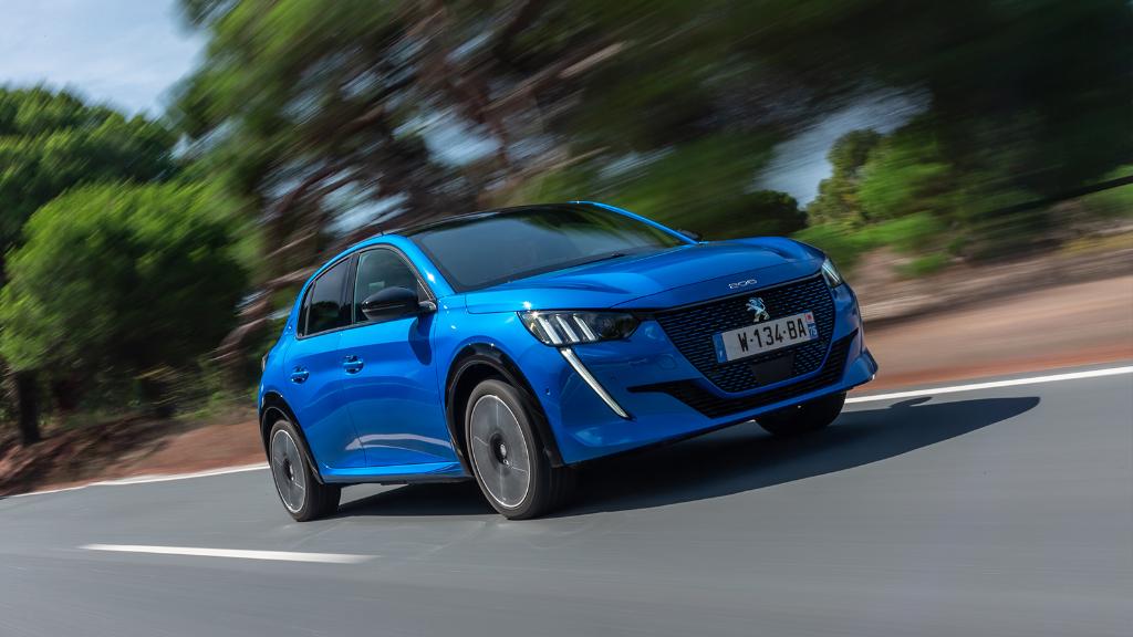 PeugeotFR's tweet image. Probablement la meilleure révélation de cette semaine à Comporta : la Nouvelle #Peugeot208 et son énergie électrique !
#208FirstDrive #UnboringTheFuture